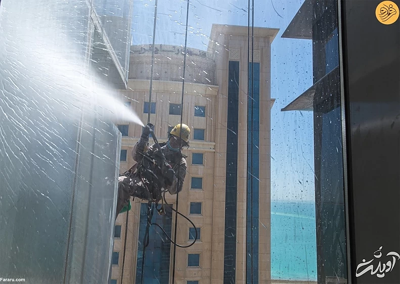 (تصاویر) «مردان عنکبوتی» شیشه پاککن آسمان خراشهای قطر